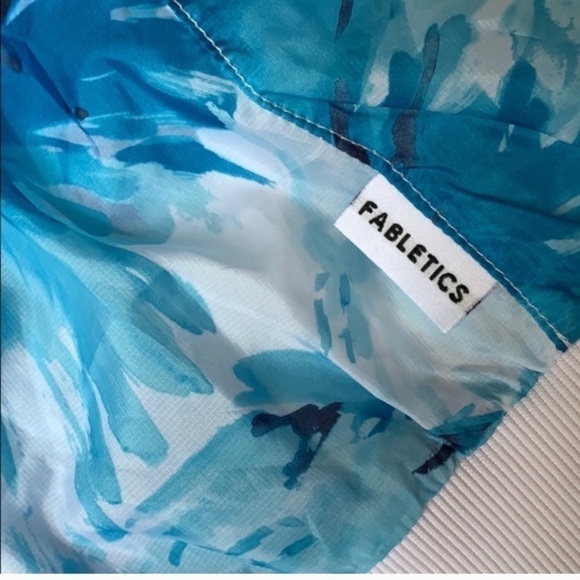 FABLETICS spring blue floral mesh sleeve zip light jacket - Picture 6 of 8